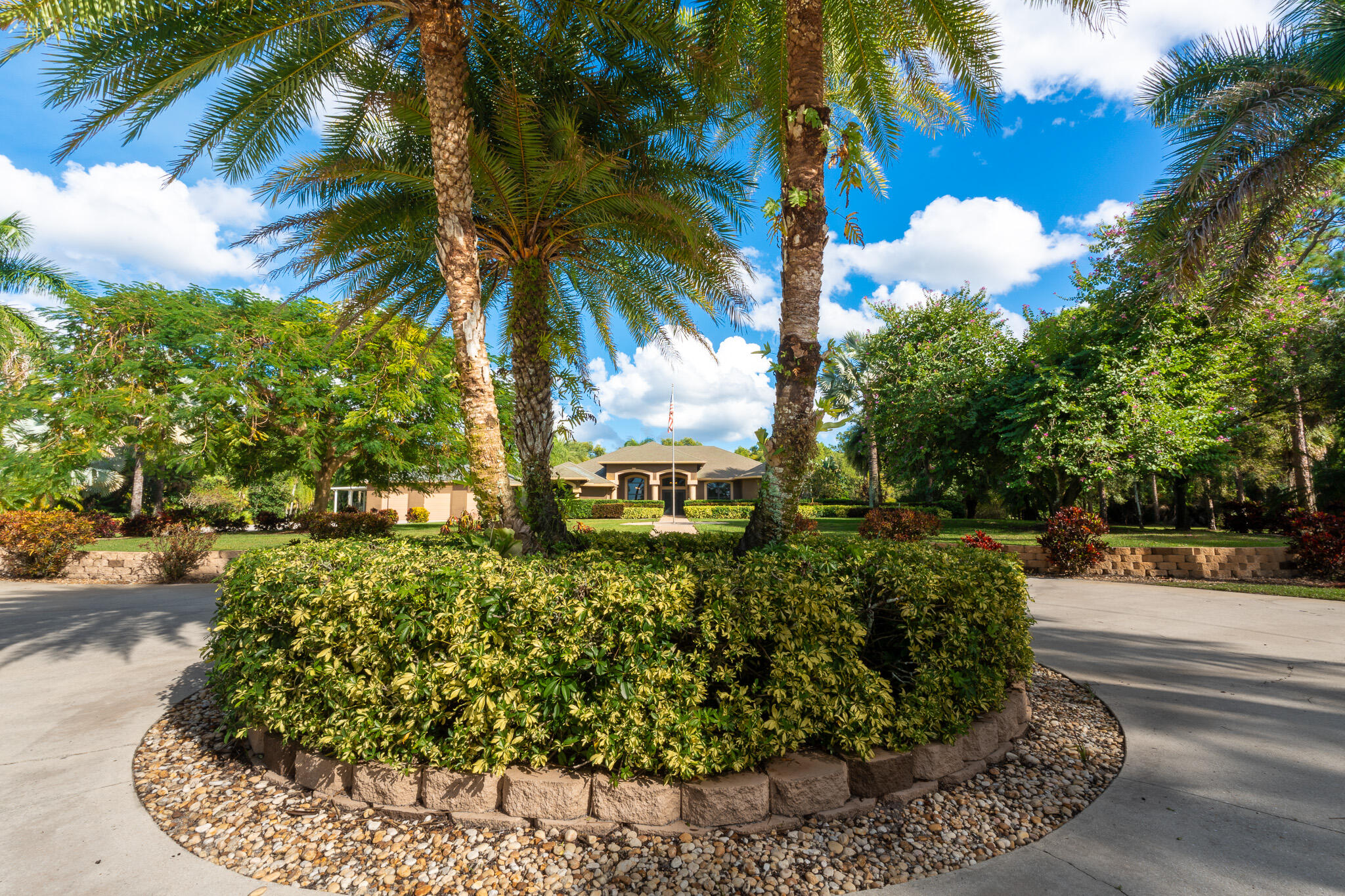 3516 185th Trail Loxahatchee, FL 33470 - Photo 38 of 56 a view of a garden