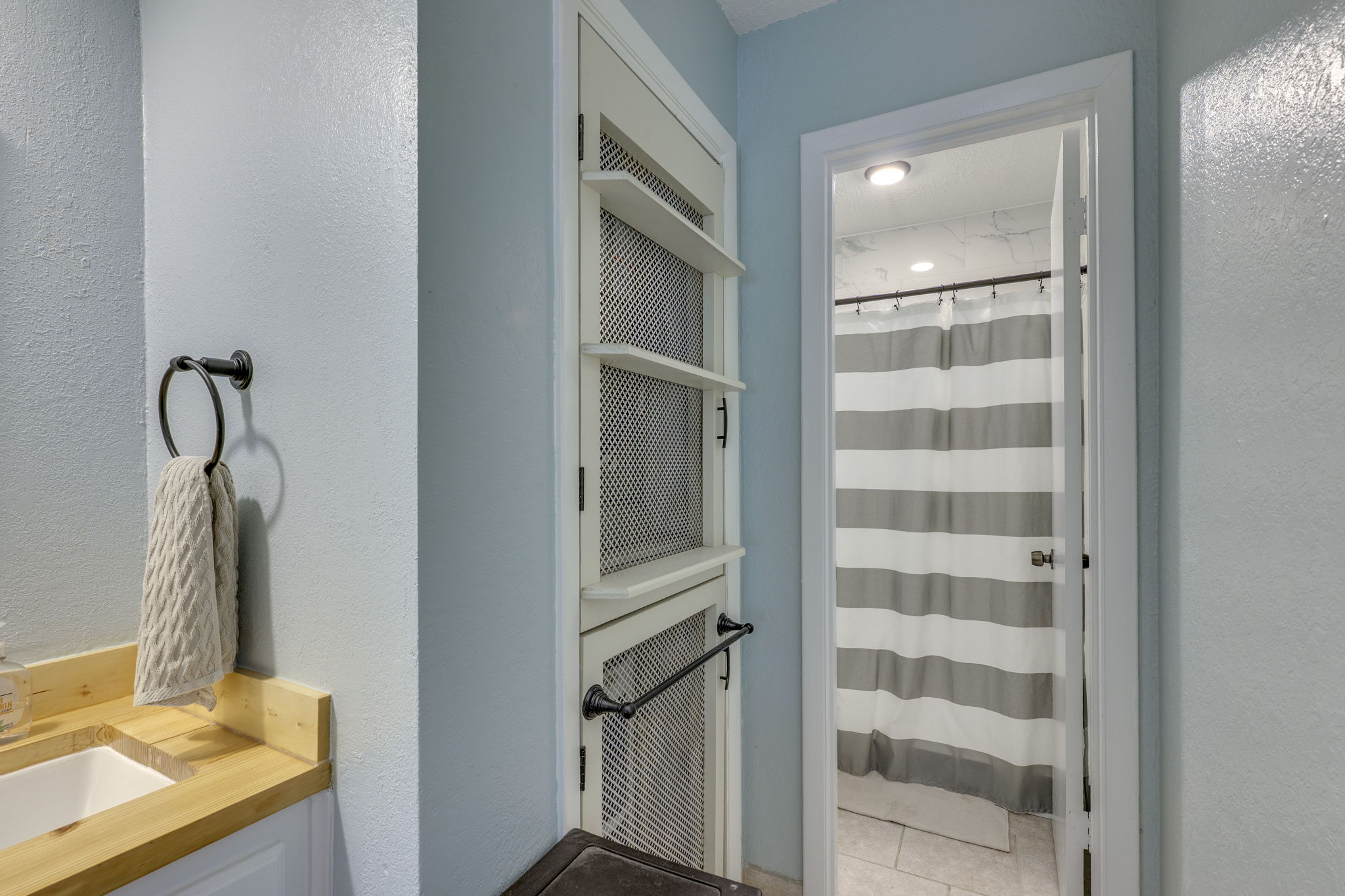 4307 South 1st Street, Unit 101 Austin, TX 78745 - Photo 19 of 33 a view of a bedroom from a windows