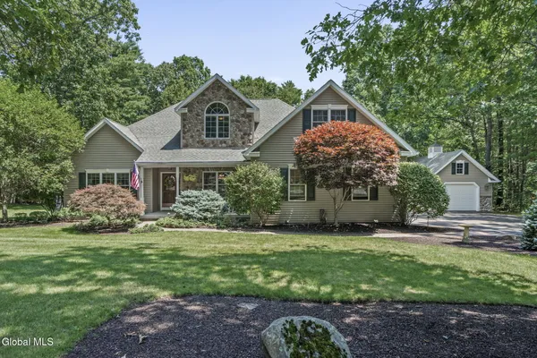 $685,000 | 85 Chadwycke Court, Schodack, NY 12184