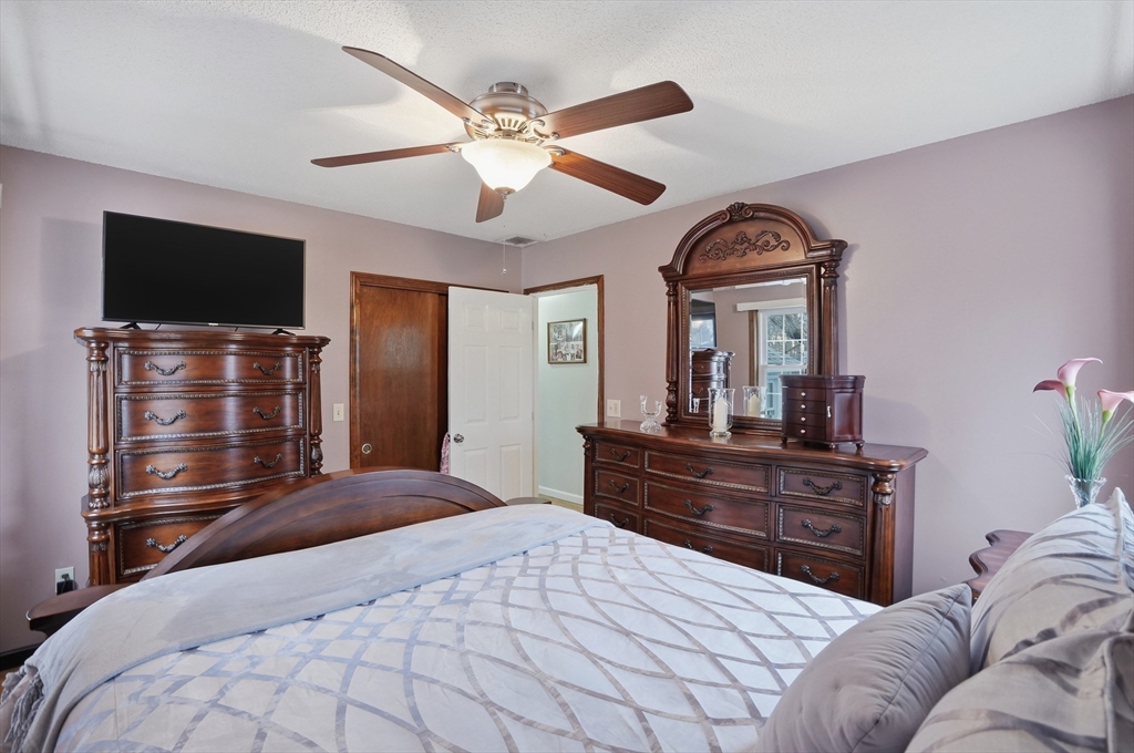 572 Bartlett Street Acushnet, MA 02743 - Photo 16 of 32