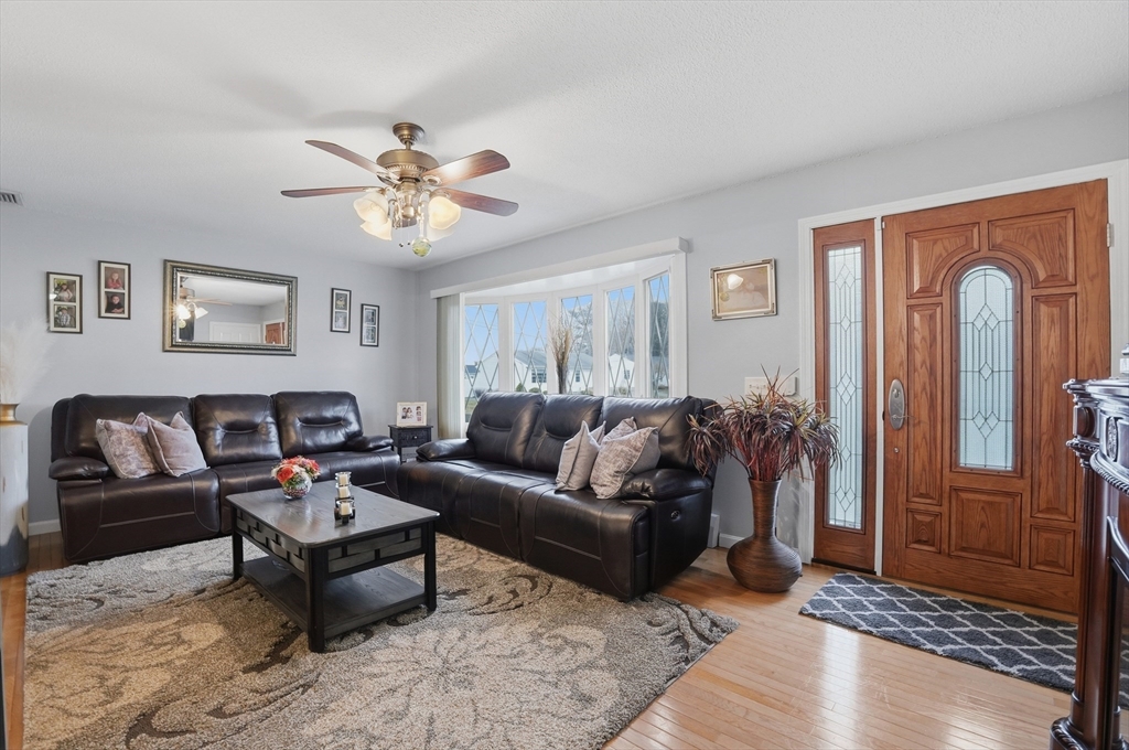 572 Bartlett Street Acushnet, MA 02743 - Photo 3 of 32