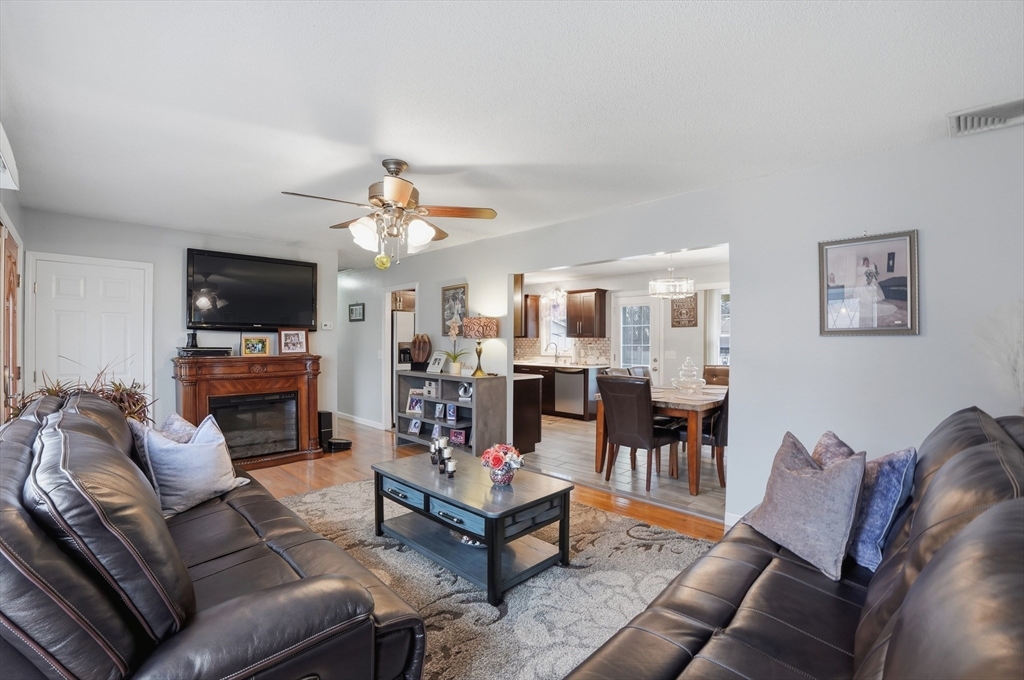 572 Bartlett Street Acushnet, MA 02743 - Photo 5 of 32
