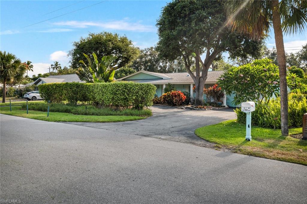 1600 Mandarin Road Naples, FL 34102 - Photo 3 of 12 Gallery Image 3