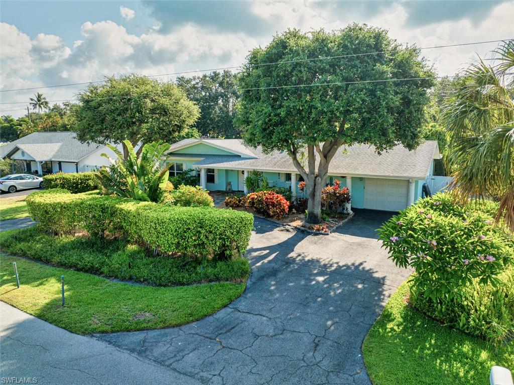 1600 Mandarin Road Naples, FL 34102 - Photo 4 of 12 Gallery Image 4