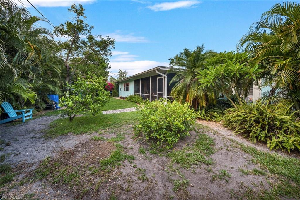 1600 Mandarin Road Naples, FL 34102 - Photo 9 of 12 Gallery Image 9