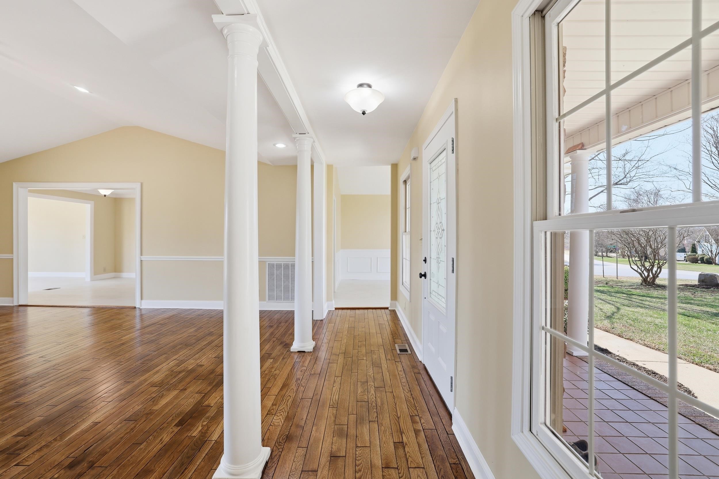 1327 Falcons Drive Walhalla, SC 29691 - Photo 11 of 42 Living Room