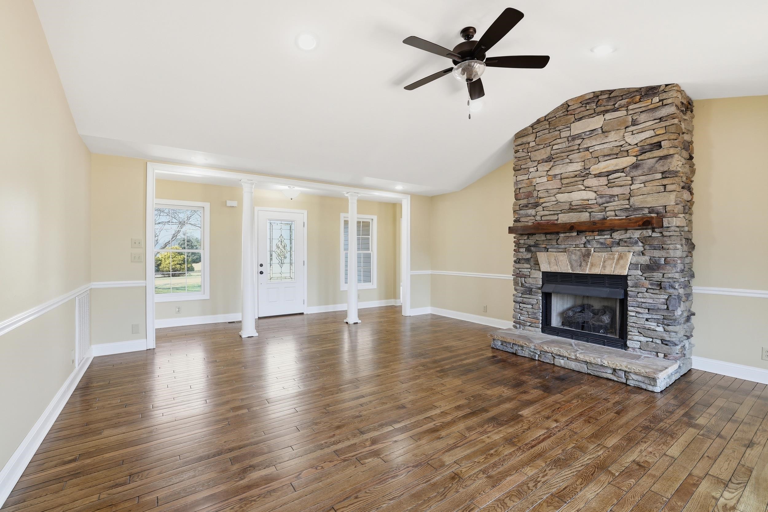 1327 Falcons Drive Walhalla, SC 29691 - Photo 13 of 42 Living Room