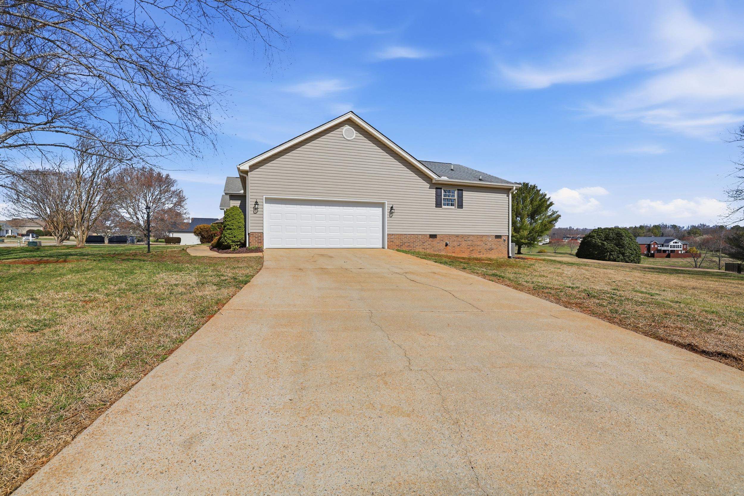 1327 Falcons Drive Walhalla, SC 29691 - Photo 6 of 42
