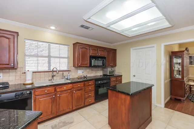 $457,000 | 7805 Stuyvesant Avenue, Amarillo, TX 79121