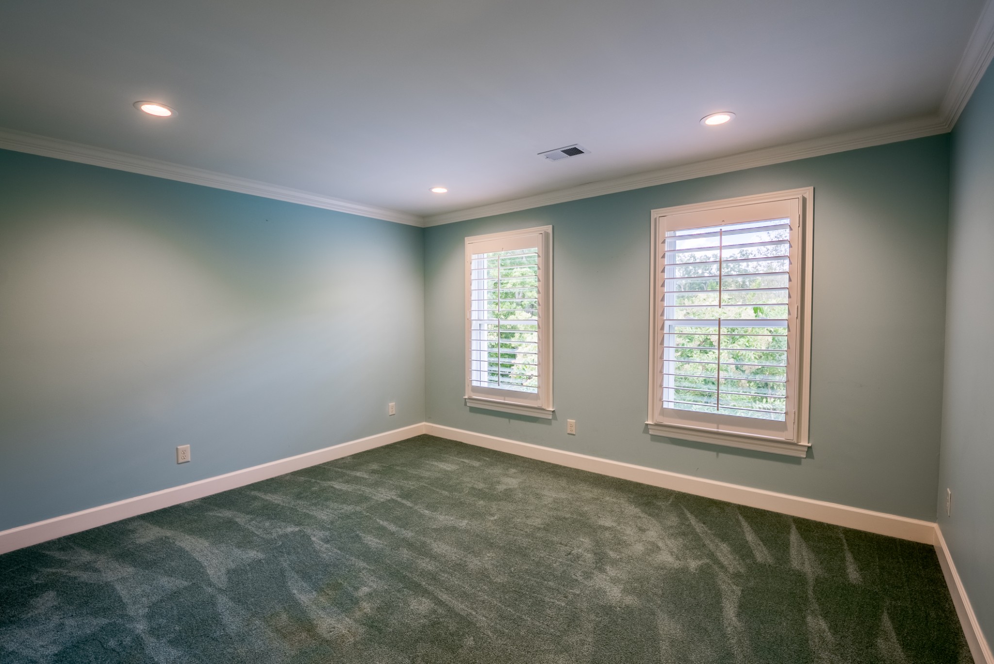 100 Point Circle Tullahoma, TN 37388 - Photo 20 of 33 a view of an empty room with a window