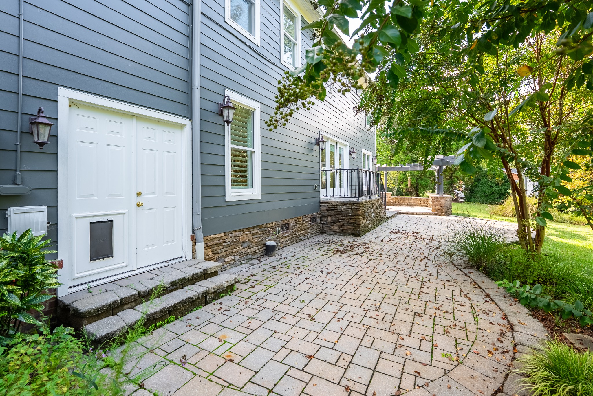 100 Point Circle Tullahoma, TN 37388 - Photo 27 of 33 a view of a house with a yard