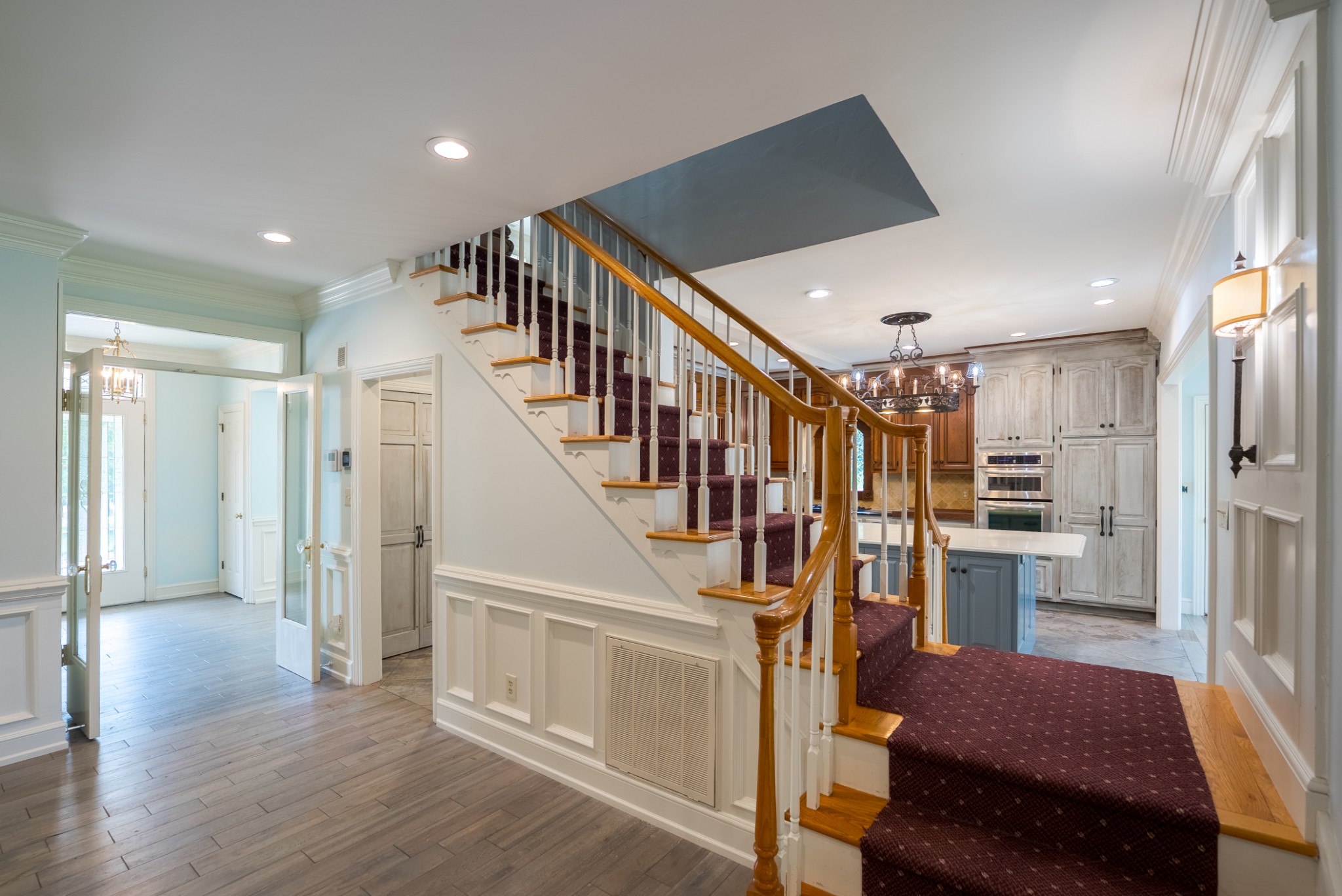 100 Point Circle Tullahoma, TN 37388 - Photo 6 of 33 a view of entryway and hall with wooden floor