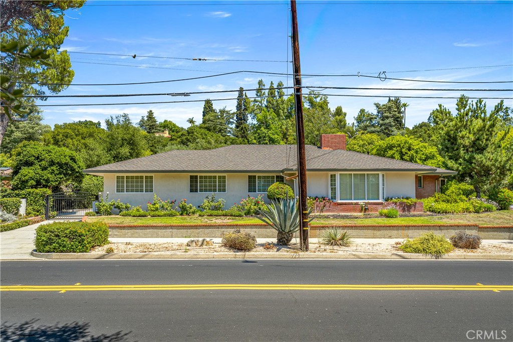 591 Busch Place Pasadena, CA 91105 - Photo 3 of 64