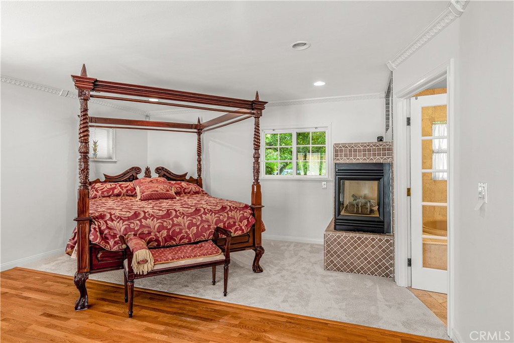 591 Busch Place Pasadena, CA 91105 - Photo 41 of 64 a bedroom with a bed and a window