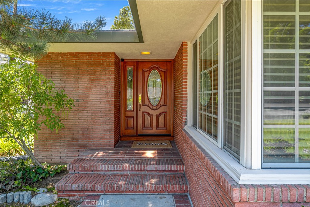 591 Busch Place Pasadena, CA 91105 - Photo 5 of 64