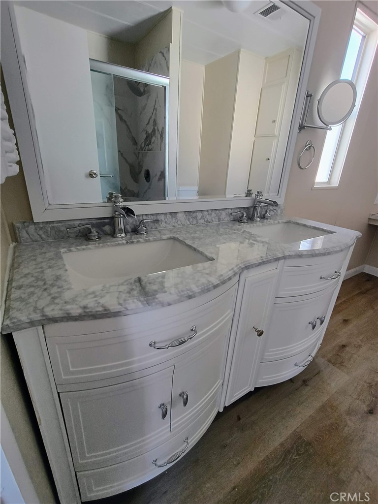 17640 Corkill Road, Unit 78 Desert Hot Springs, CA 92241 - Photo 21 of 58 Dual sinks