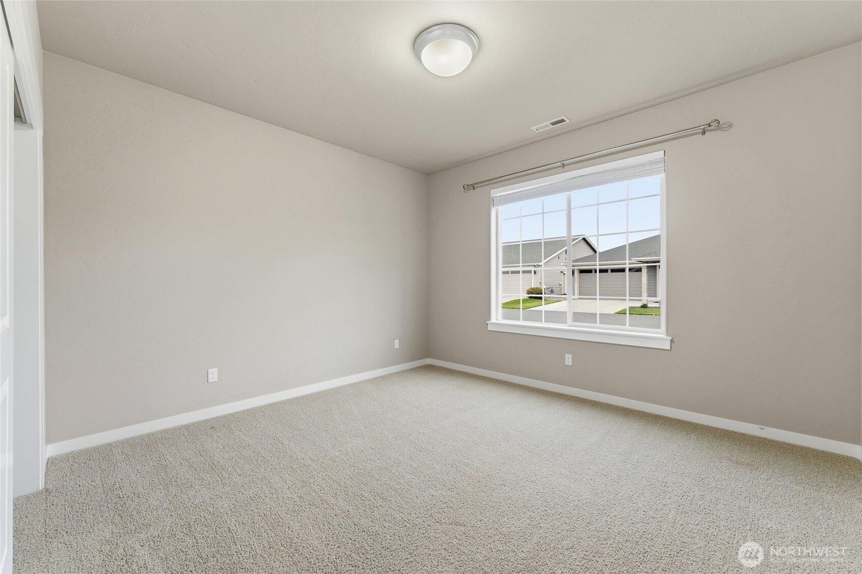 673 Southeast Whimbrel Loop College Place, WA 99324 - Photo 11 of 38