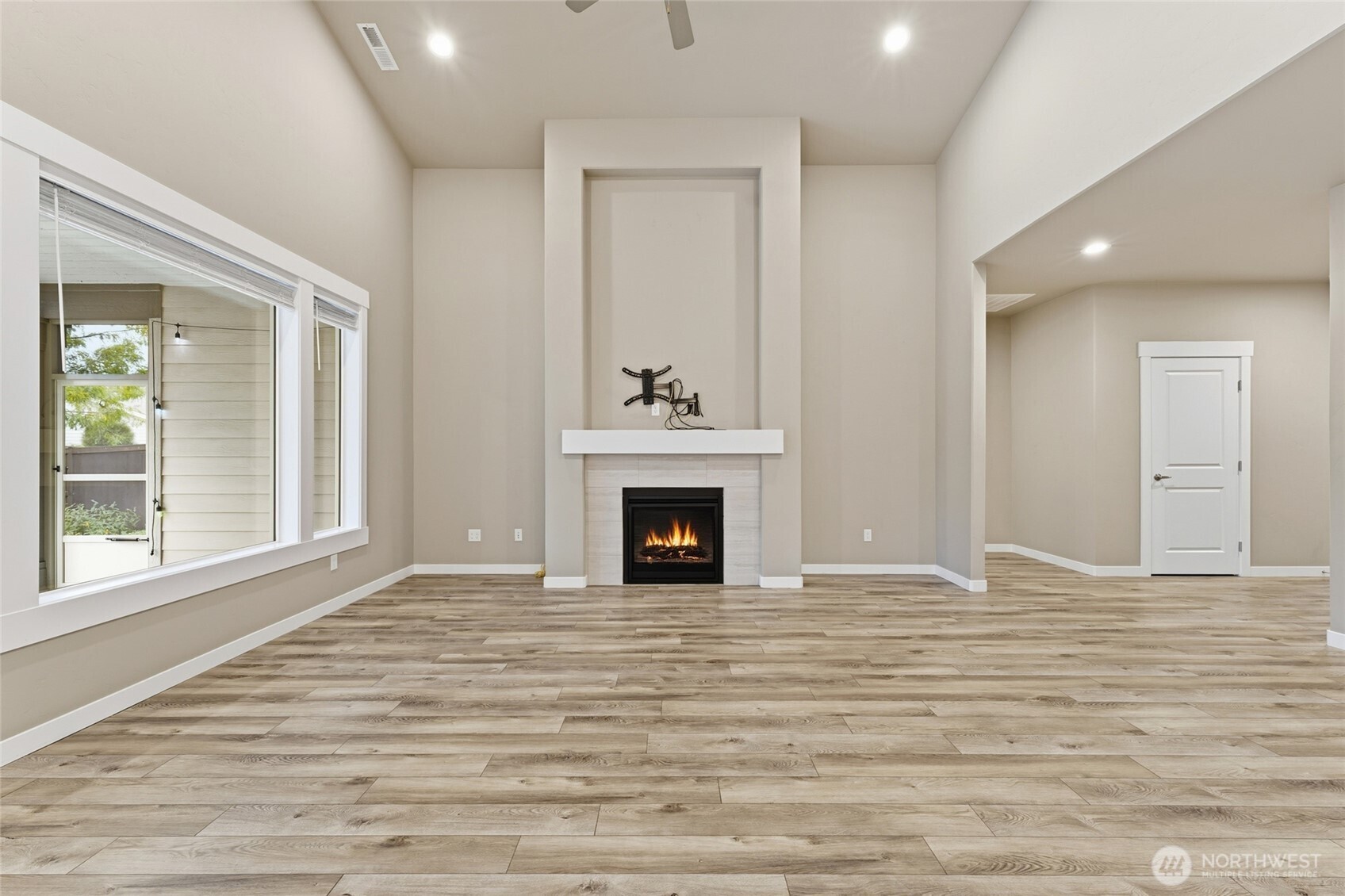 673 Southeast Whimbrel Loop College Place, WA 99324 - Photo 6 of 38