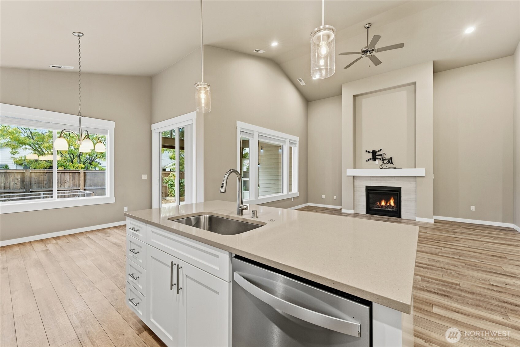 673 Southeast Whimbrel Loop College Place, WA 99324 - Photo 7 of 38