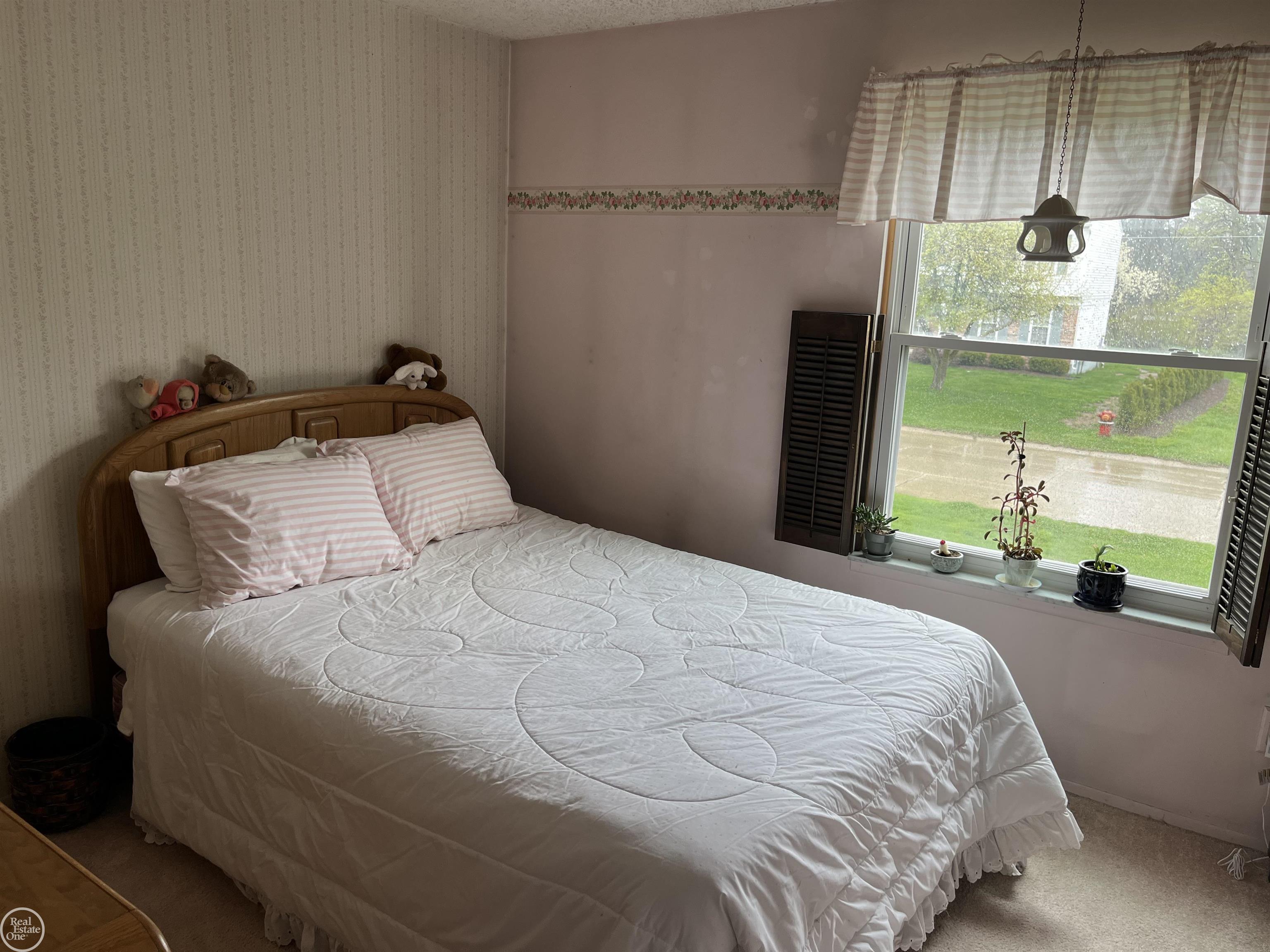 976 Hadley Road Rochester Hills, MI 48307 - Photo 12 of 26