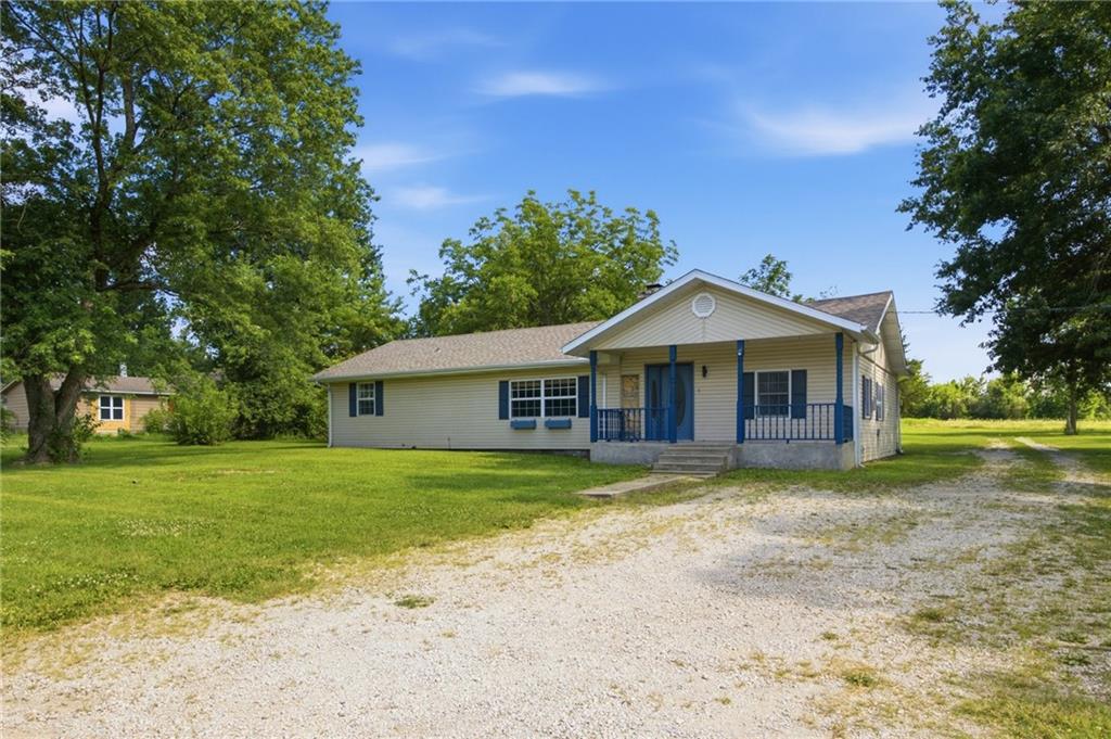 2278 Jayhawk Road Fort Scott, KS 66701 - Photo 3 of 29