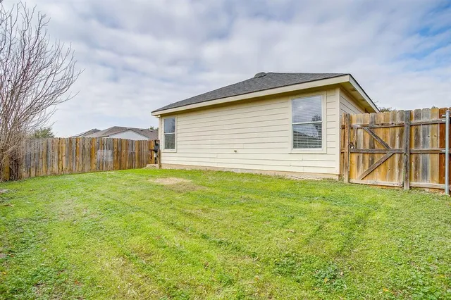 $2,200 | 6612 Meadow Way Lane, Fort Worth, TX 76179