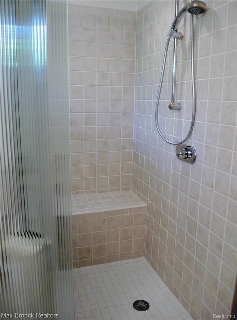 840 North Pemberton Road Bloomfield Hills, MI 48302 - Photo 15 of 42 STALL SHOWER IN MASTER BATH