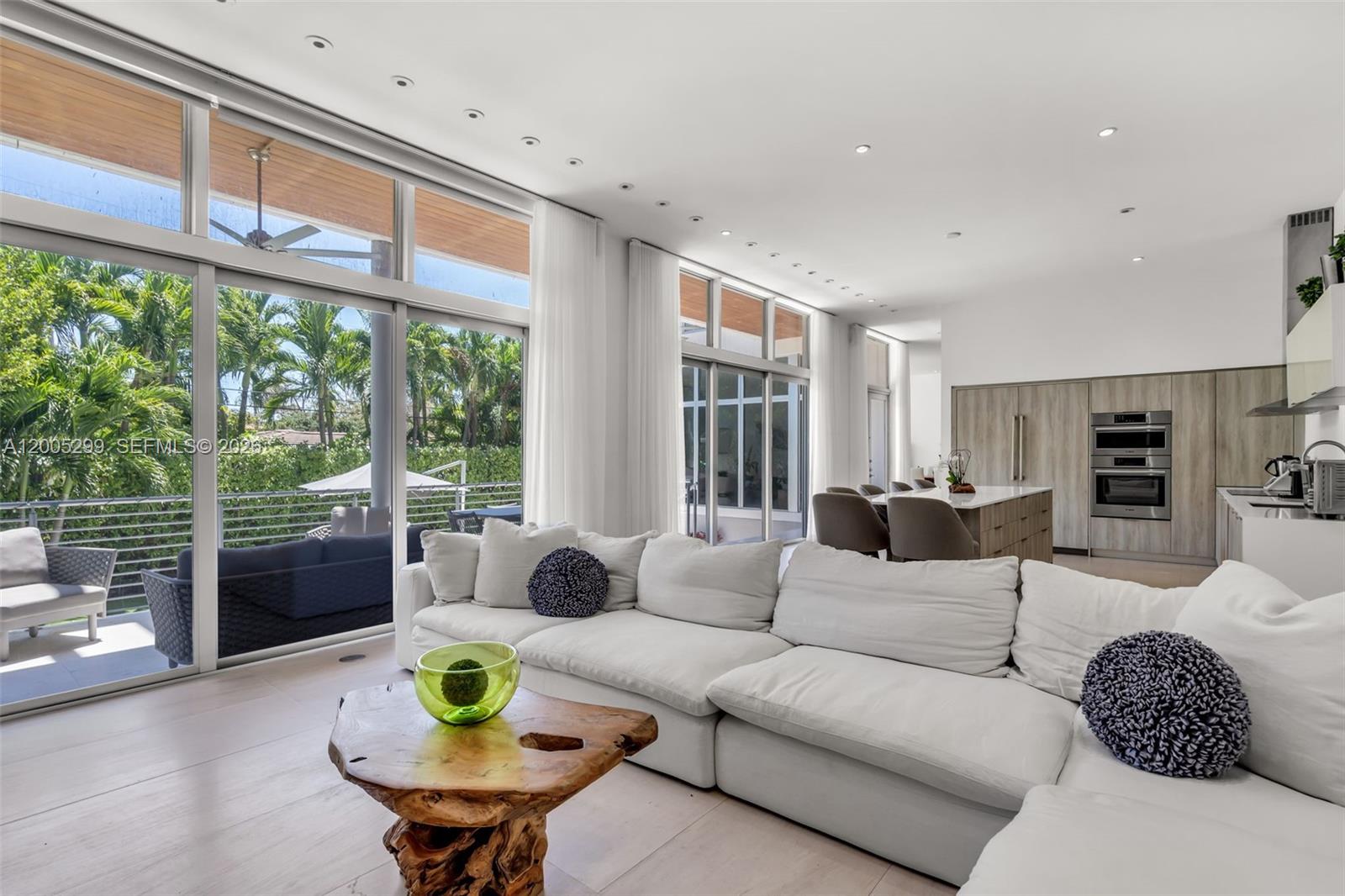 230 West McIntyre Street Key Biscayne, FL 33149 - Photo 13 of 53