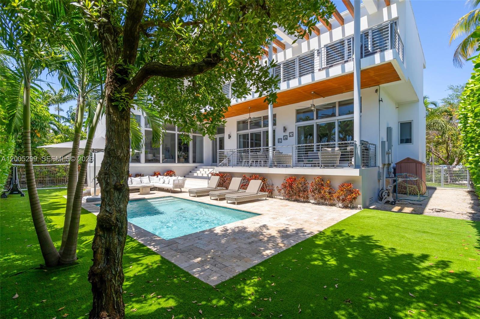230 West McIntyre Street Key Biscayne, FL 33149 - Photo 15 of 53