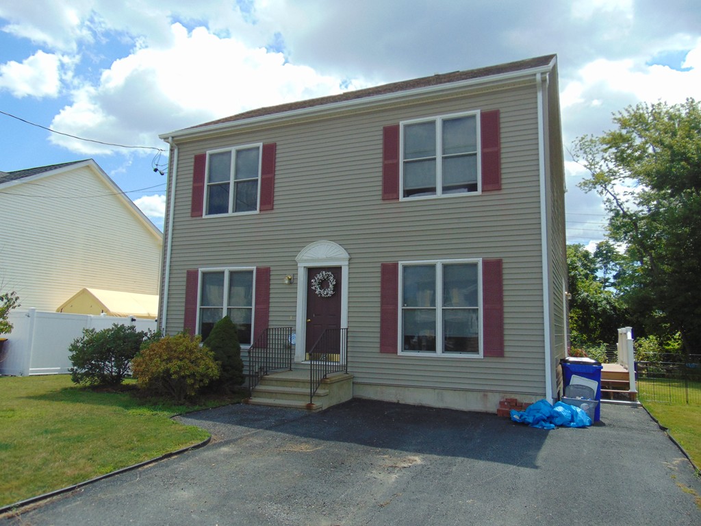 33 Lea Lane Fall River, MA 02721 - Photo 1 of 24 Gallery Image 1