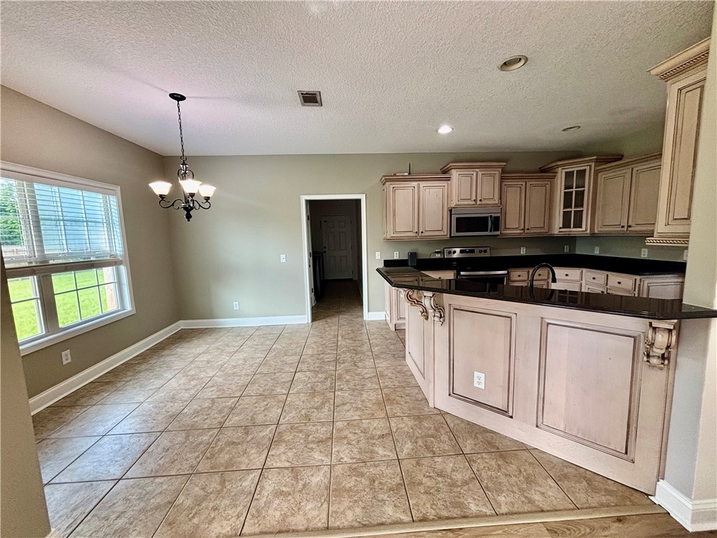 407 Lake Erie Drive Brunswick, GA 31523 - Photo 5 of 21