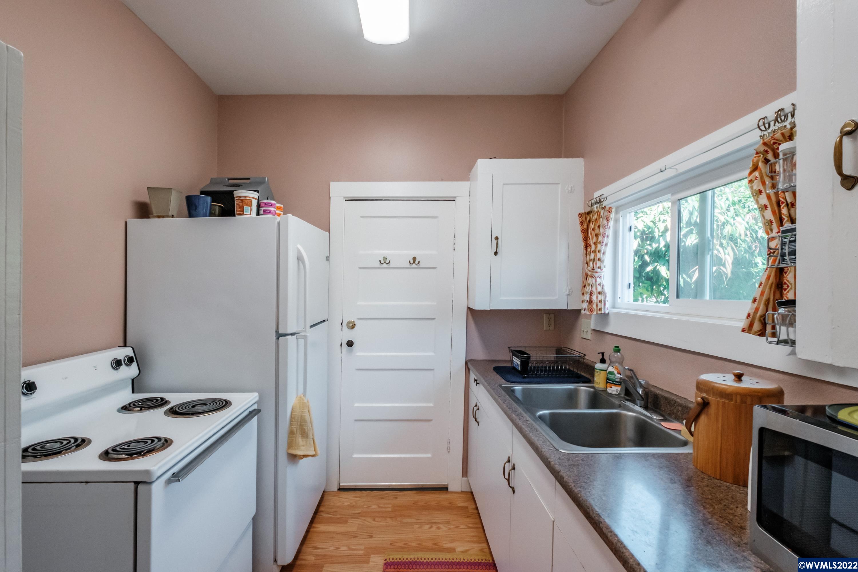 942 Southwest 11th Street Corvallis, OR 97333 - Photo 37 of 42