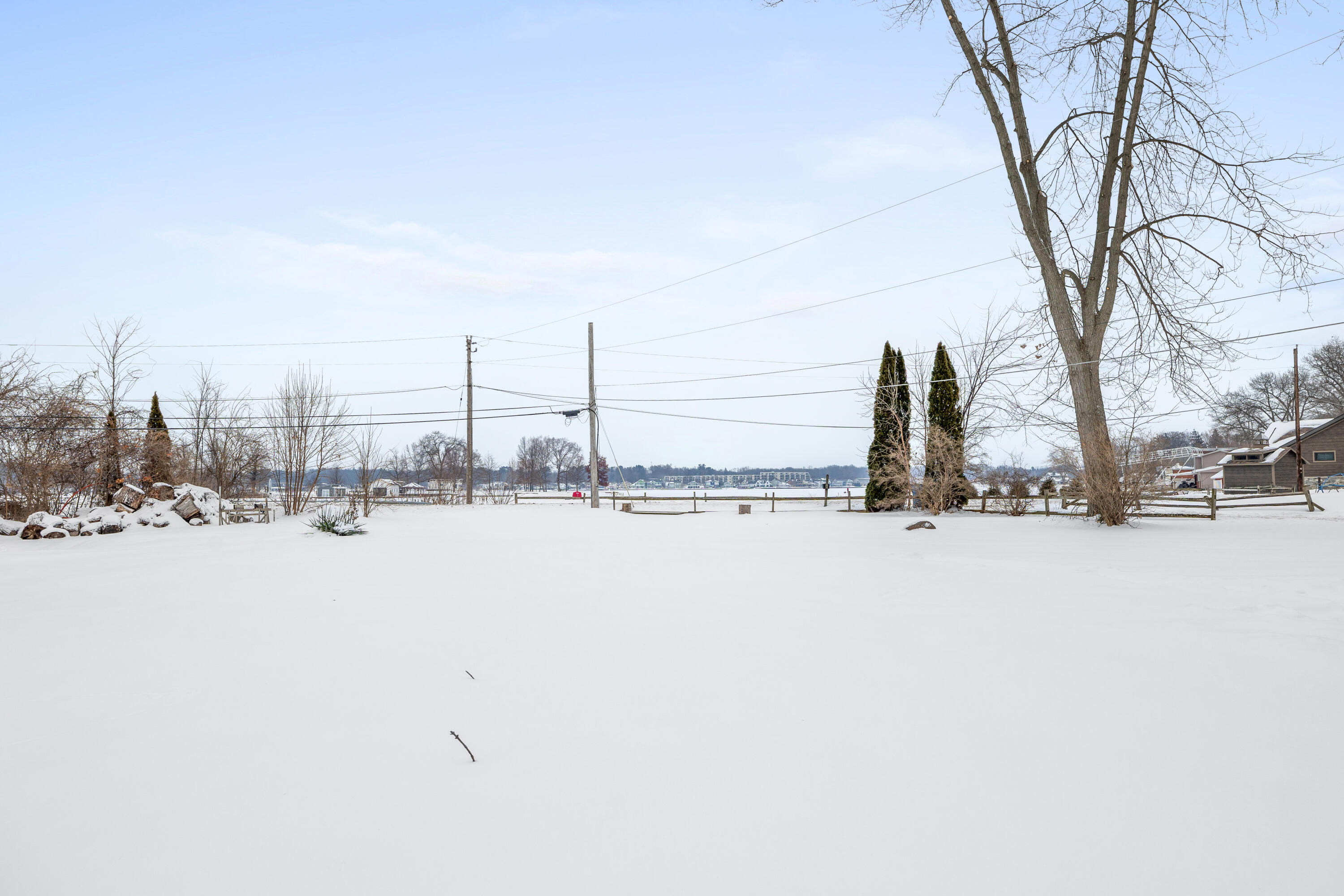 292 Grayson Road La Porte, IN 46350 - Photo 14 of 27 a view of lake and city