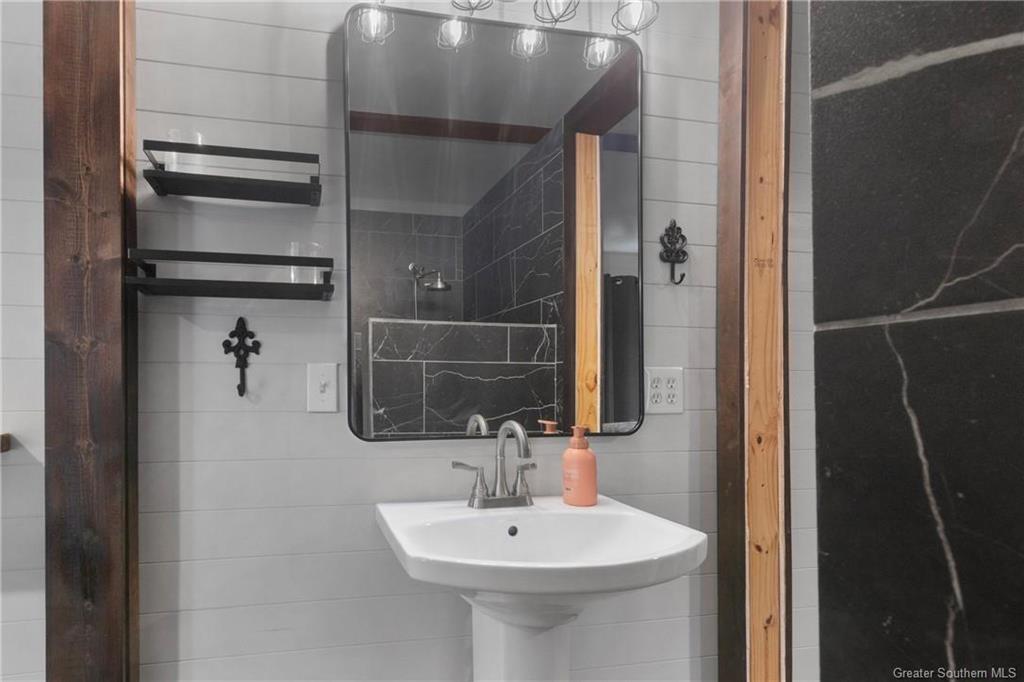 1936 Highway 109 Vinton, LA 70668 - Photo 10 of 29