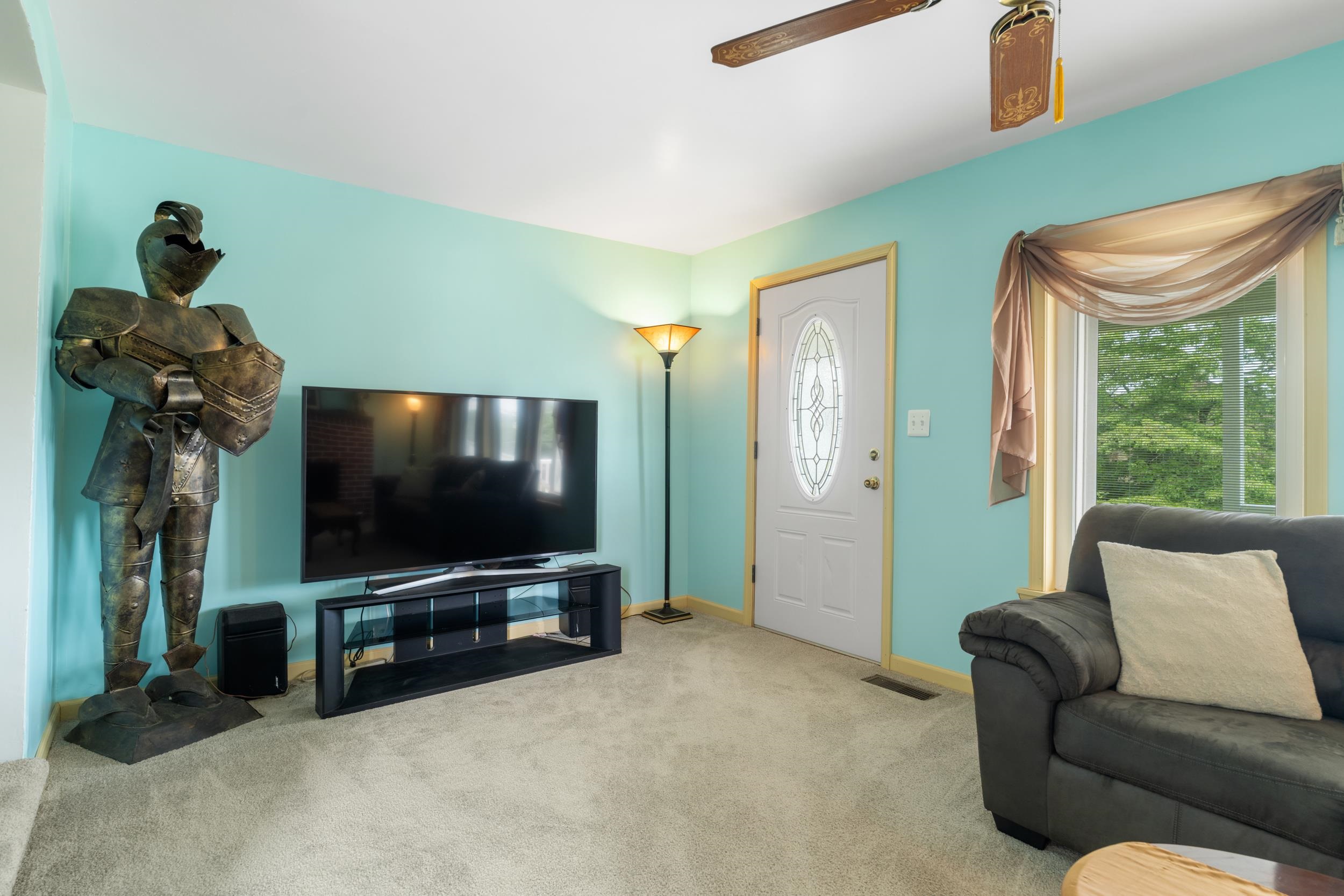 403 Betsy Bell Road Staunton, VA 24401 - Photo 12 of 59 LIVING ROOM