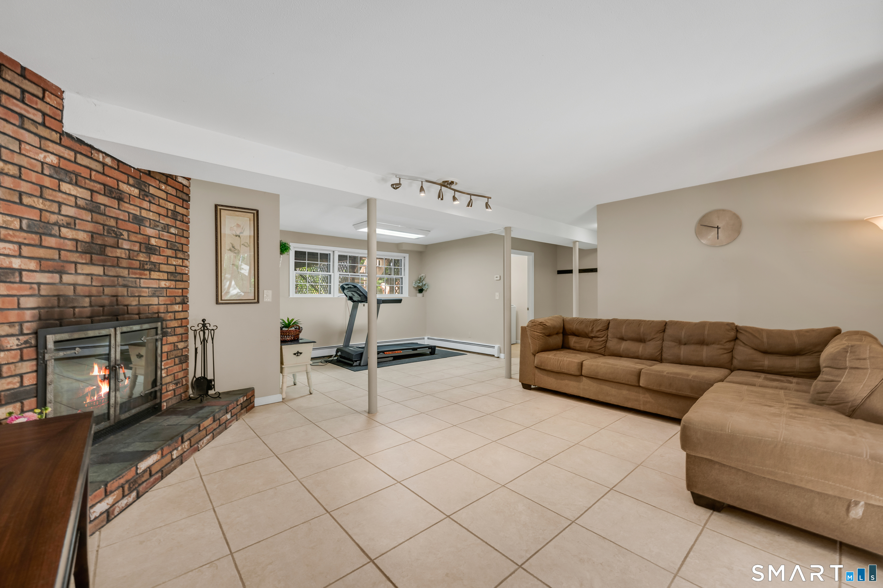 805 Neipsic Road Glastonbury, CT 06033 - Photo 29 of 32 Gallery Image 29