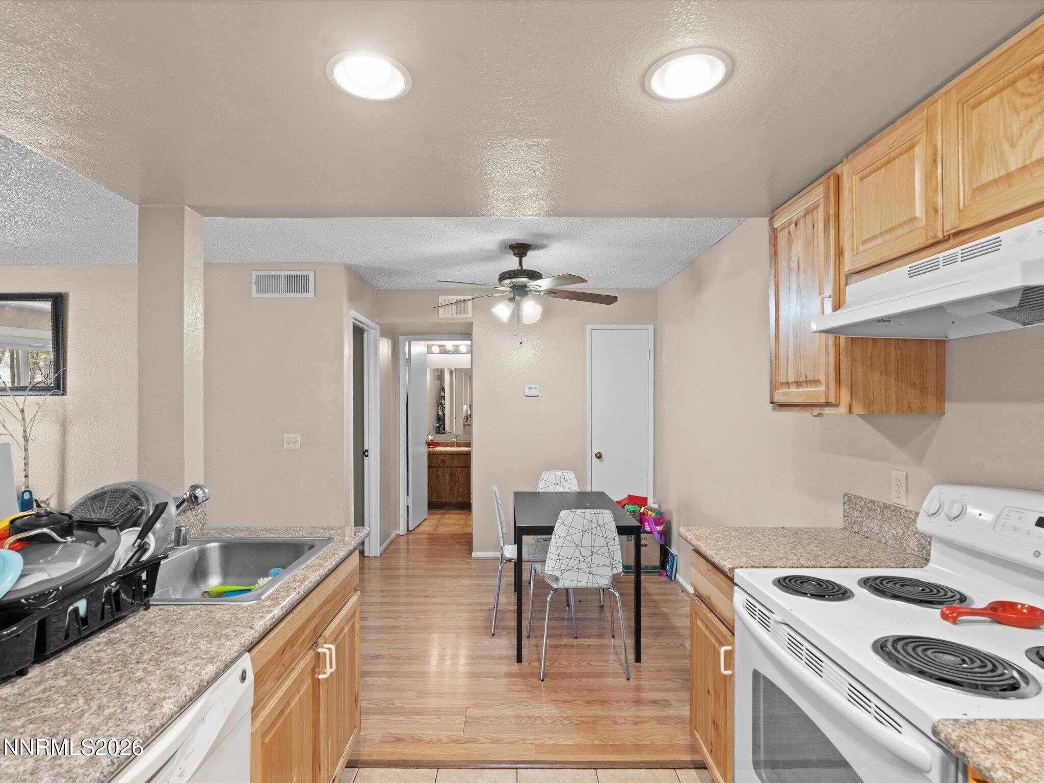 7680 Bluestone Drive, Unit 411 Reno, NV 89511 - Photo 13 of 25 15-7680 Bluestone Dr - Unit 411-114