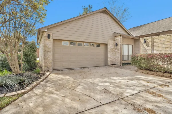 $425,000 | 2230 Foreland Drive, Houston, TX 77077