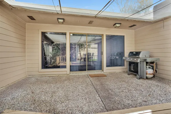 $425,000 | 2230 Foreland Drive, Houston, TX 77077