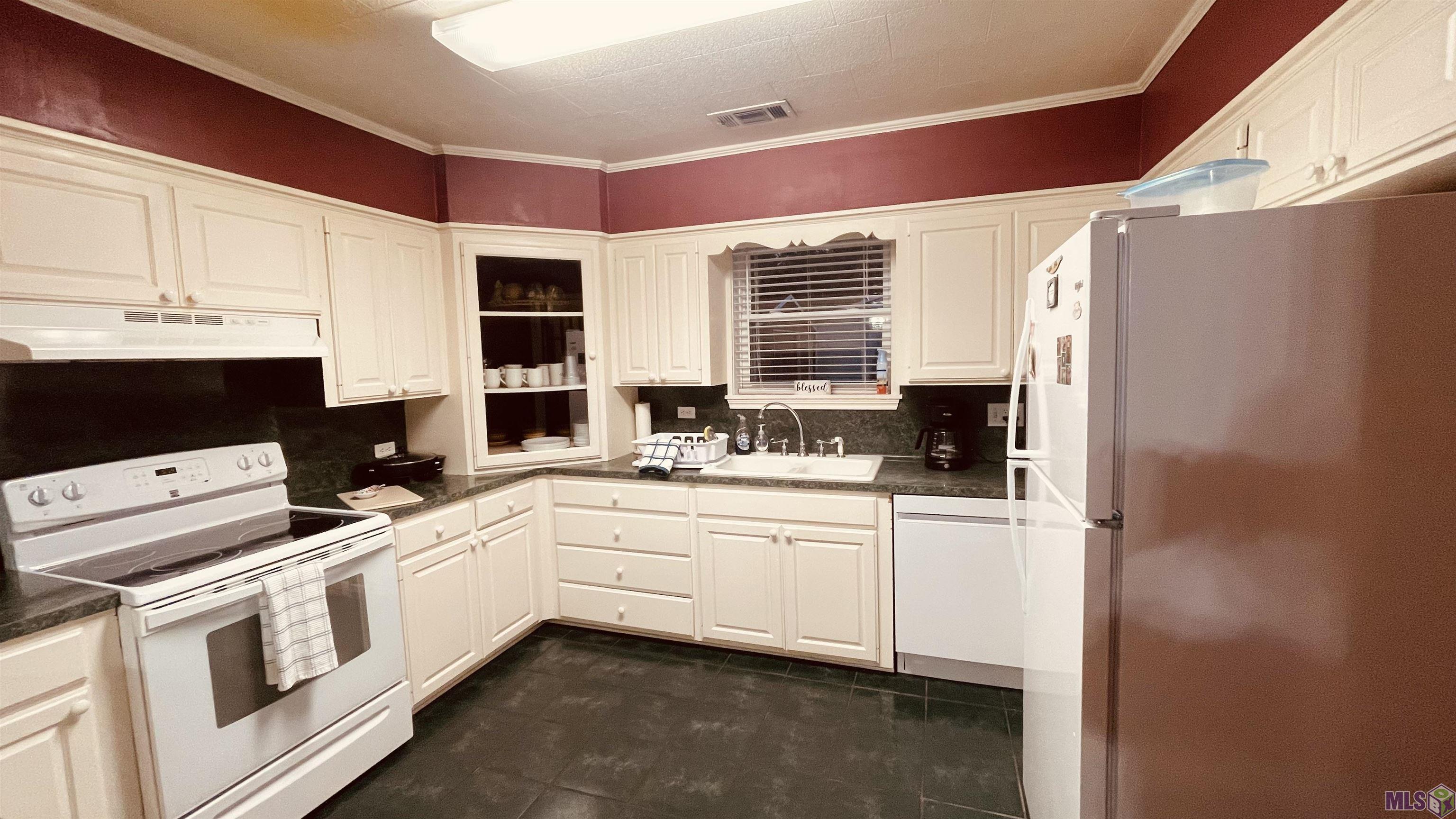 10731 Glen Watts Road Baton Rouge, LA 70818 - Photo 2 of 27