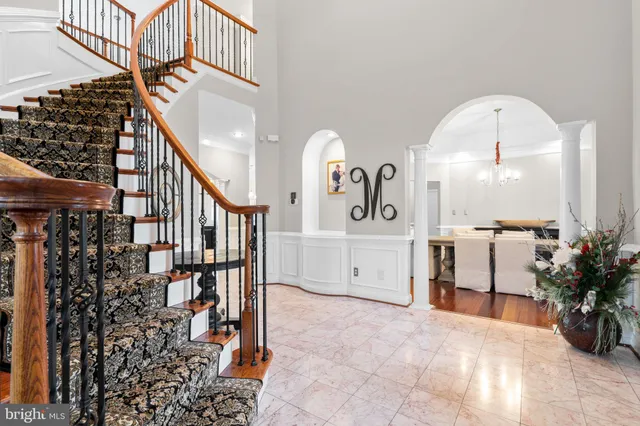 $1,799,000 | 16503 Loneoak Place, Hamilton, VA 20158