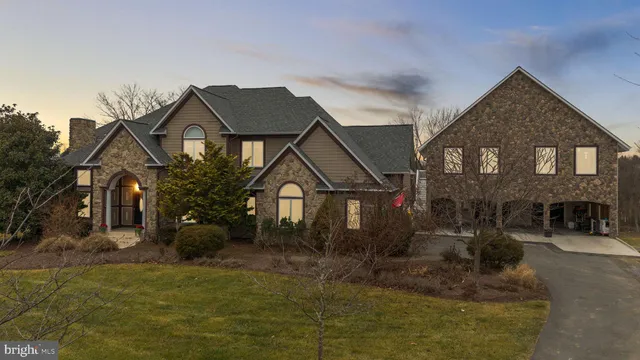 $1,799,000 | 16503 Loneoak Place, Hamilton, VA 20158