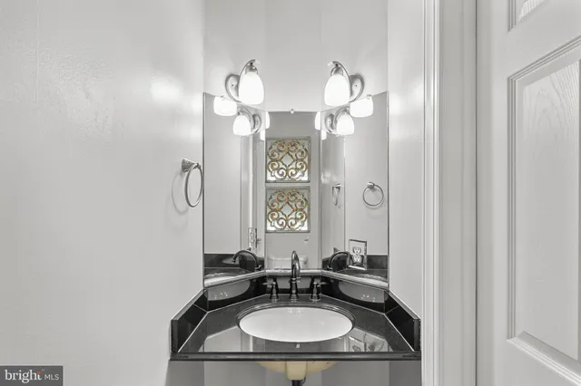 $1,799,000 | 16503 Loneoak Place, Hamilton, VA 20158