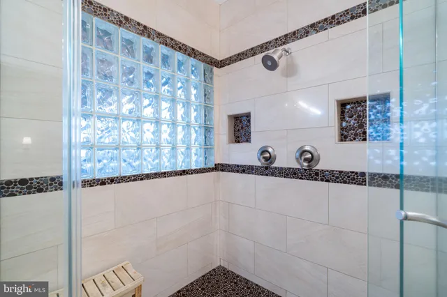 $1,799,000 | 16503 Loneoak Place, Hamilton, VA 20158