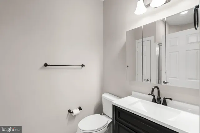 $1,799,000 | 16503 Loneoak Place, Hamilton, VA 20158