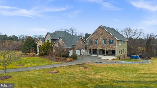 $1,799,000 | 16503 Loneoak Place, Hamilton, VA 20158