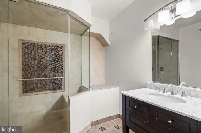 $1,799,000 | 16503 Loneoak Place, Hamilton, VA 20158