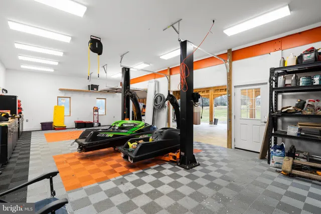 $1,799,000 | 16503 Loneoak Place, Hamilton, VA 20158