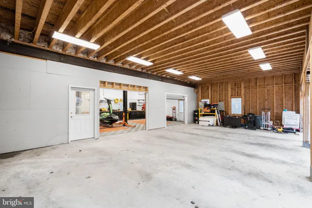 $1,799,000 | 16503 Loneoak Place, Hamilton, VA 20158