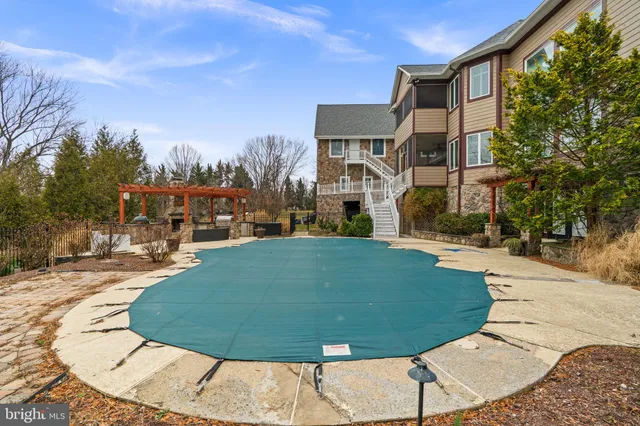 $1,799,000 | 16503 Loneoak Place, Hamilton, VA 20158